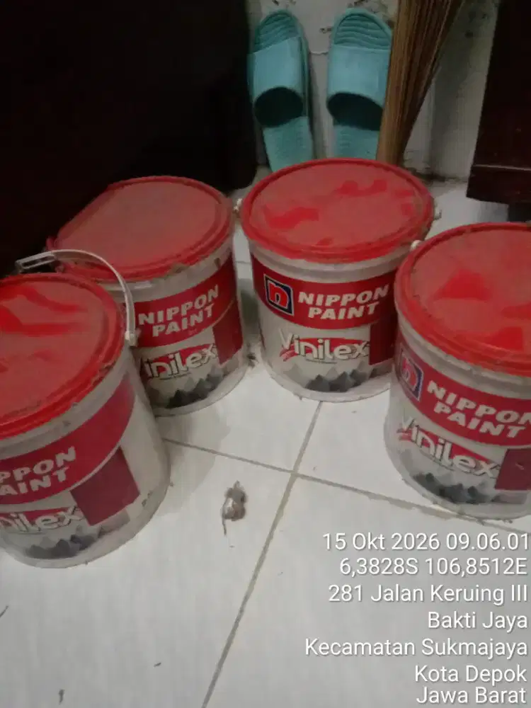 Vinilex warna putih kode 300 masih segel ukuran 5Kg
