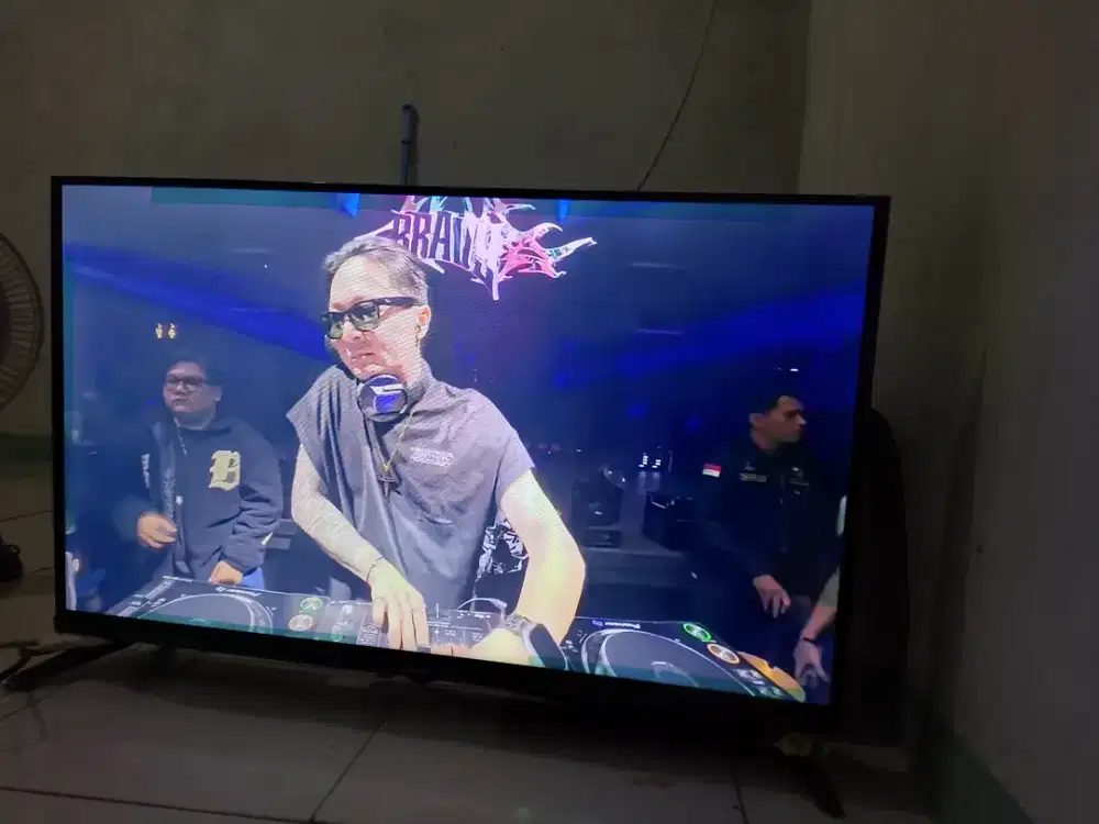 Jual televisi Sharp 32in goegle smart