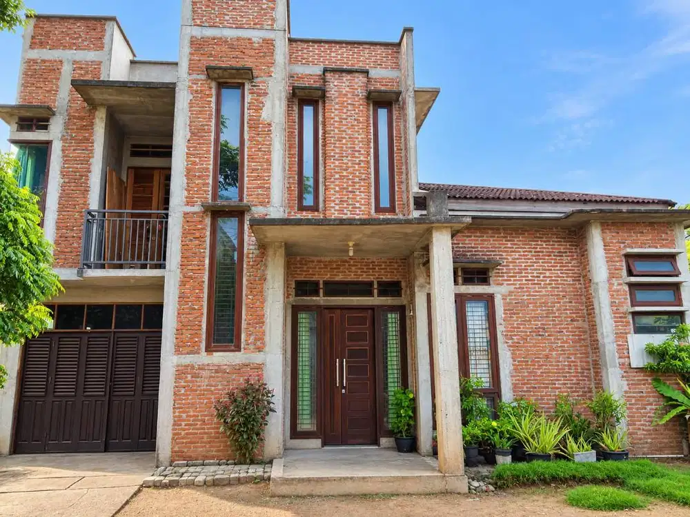 DIJUAL RUMAH PRIBADI 2 LANTAI – DEKAT USK, DARUSSALAM (BU)
