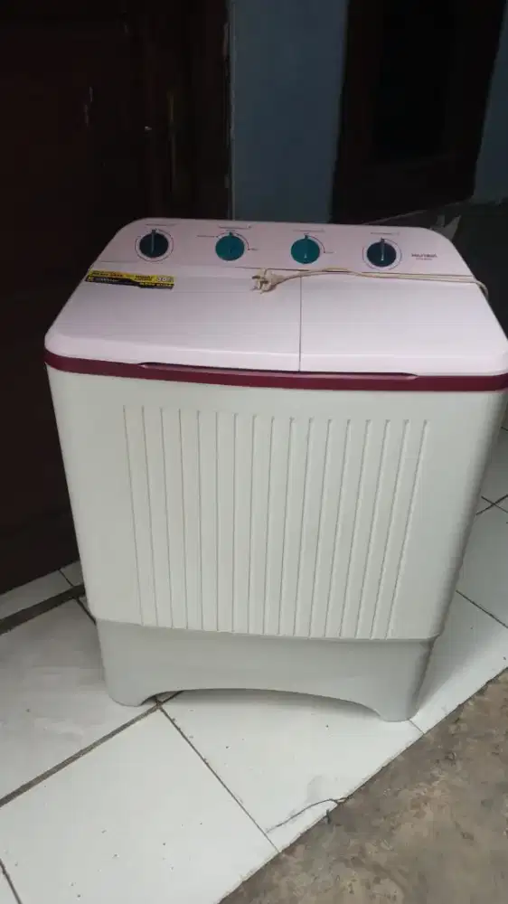 Mesin Cuci Merk POLYTRON NORMAL.