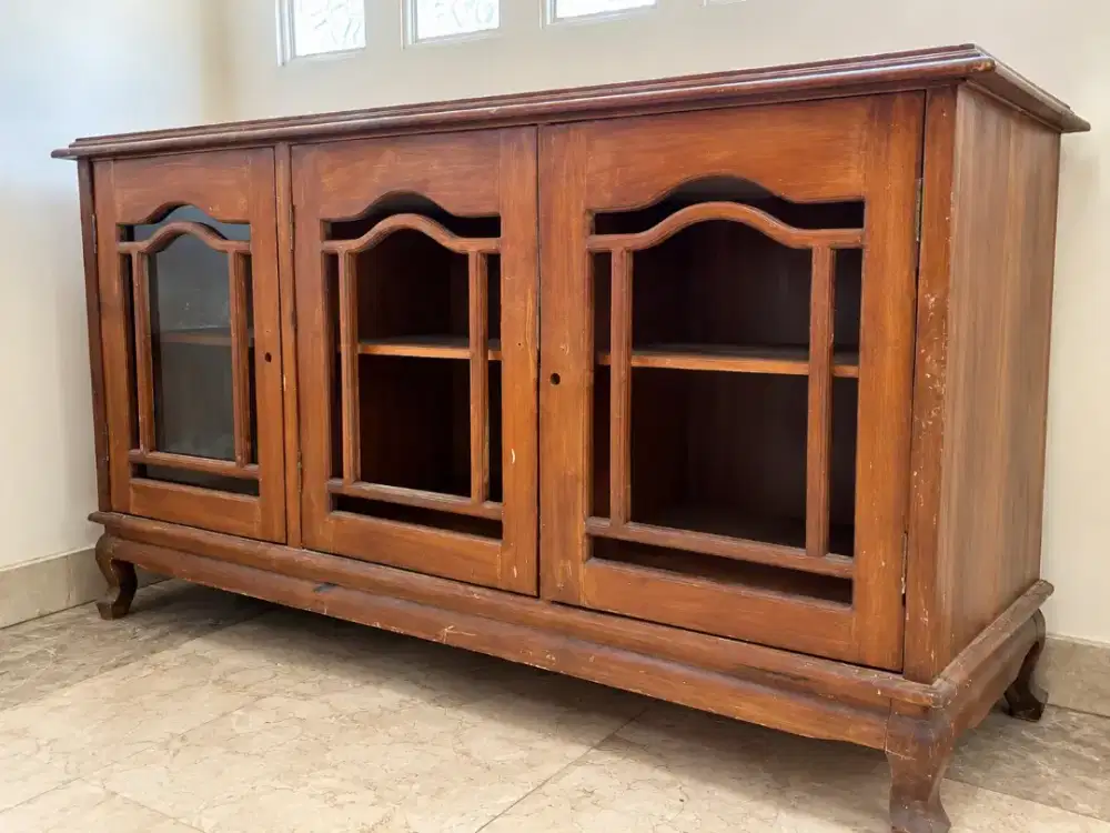 Bufet Kayu Jati Asli Klasik Vintage 3 Pintu – Panjang 150–180 cm