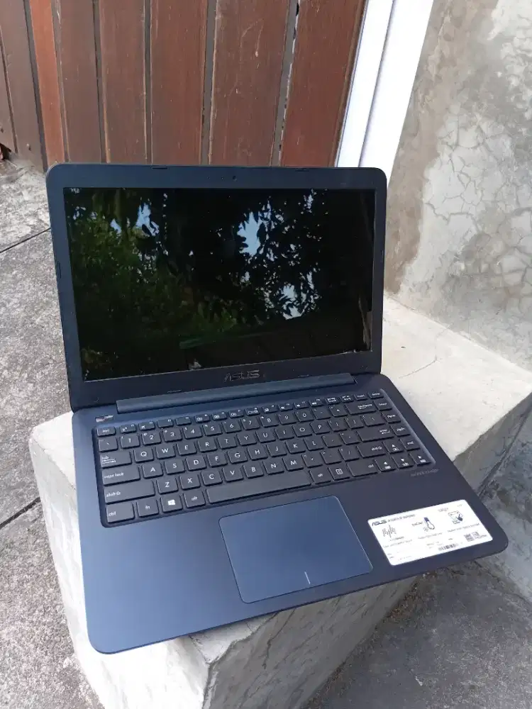 Laptop Asus Slim