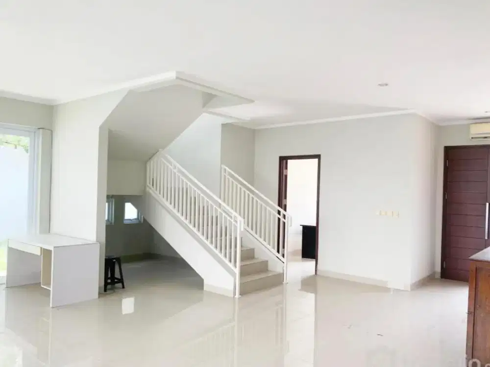 Rumah Modern Siap dI huni di cluster Premier Park 1 modernland tangerang