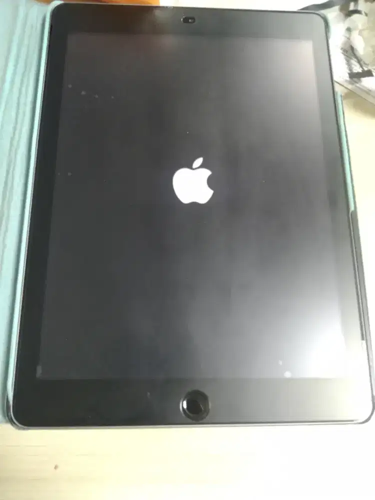 Apple iPad 6 32gb wifi only