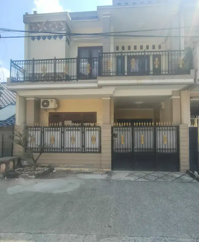 Dijual Rumah 2 Lantai Lokasi Strategis Bangunan Kokoh