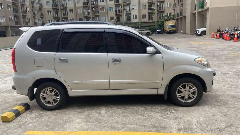 Daihatsu Xenia 2010 Bensin