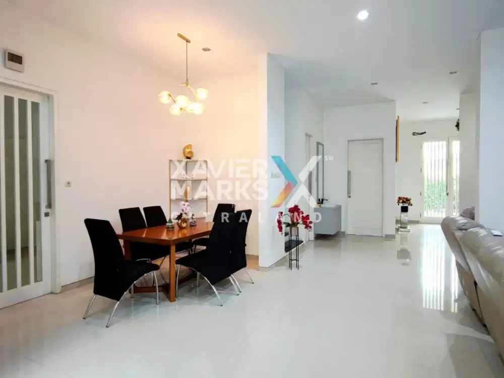 Rumah Citraland Woodland Ciamik Semi Furnished Dekat Sambikerep