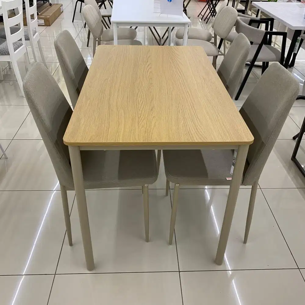 Meja Makan 4 dudukan Minimalis