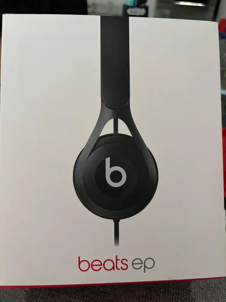 Headset Beats ep by dr.dre