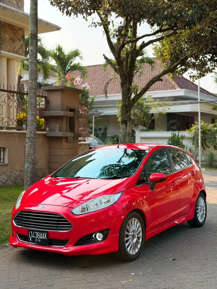 Ford Fiesta Matic Merah 2013 Murah