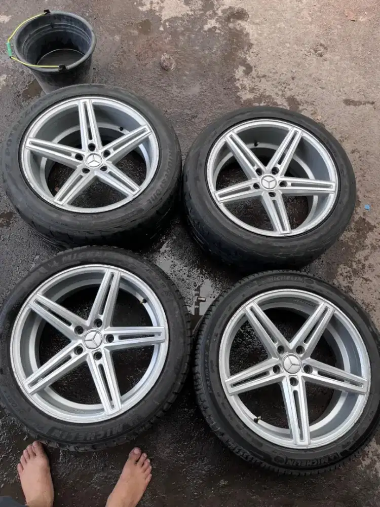 Vossen ring 18x8,5-9,5 pcd 5x114,3 ET 40 ban 235/45-235/50 R18