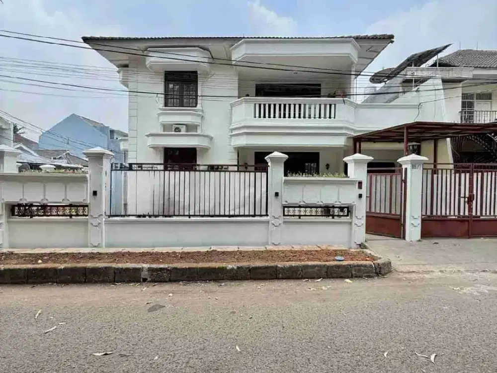 RUMAH BAGUS BONA INDAH LEBAK BULUS JAKARTA SELATAN
