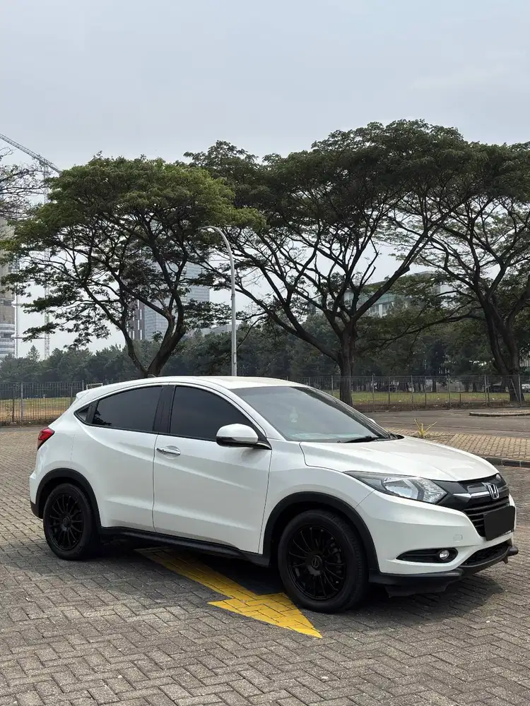 Honda HRV 1.5 E CVT AT Matic 2017