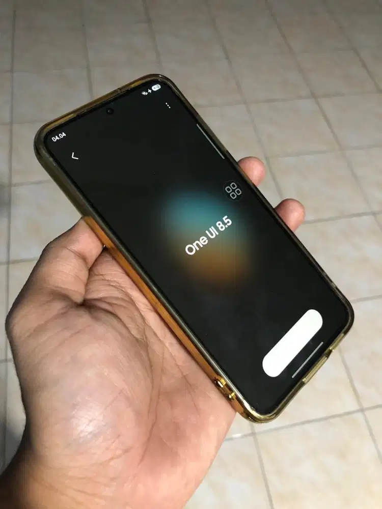 Samsung S23 minus 1 garis samar