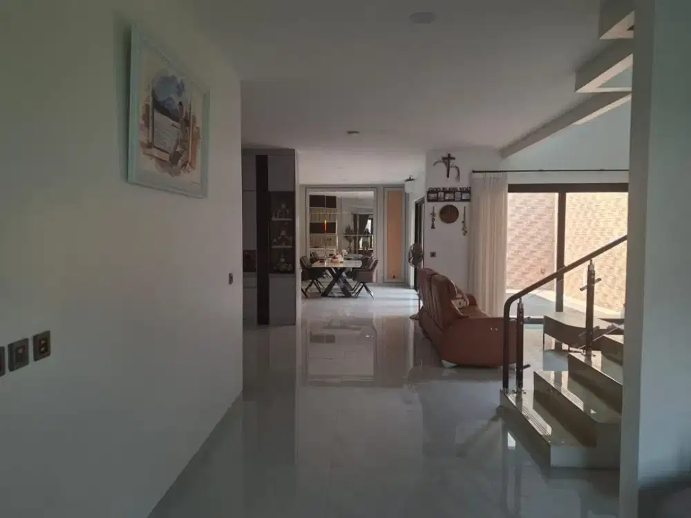 DI JUAL RUMAH CANTIK DI  CLUSTER  NARADA ALAM SUTERA  BANGUNAN MANDIRI