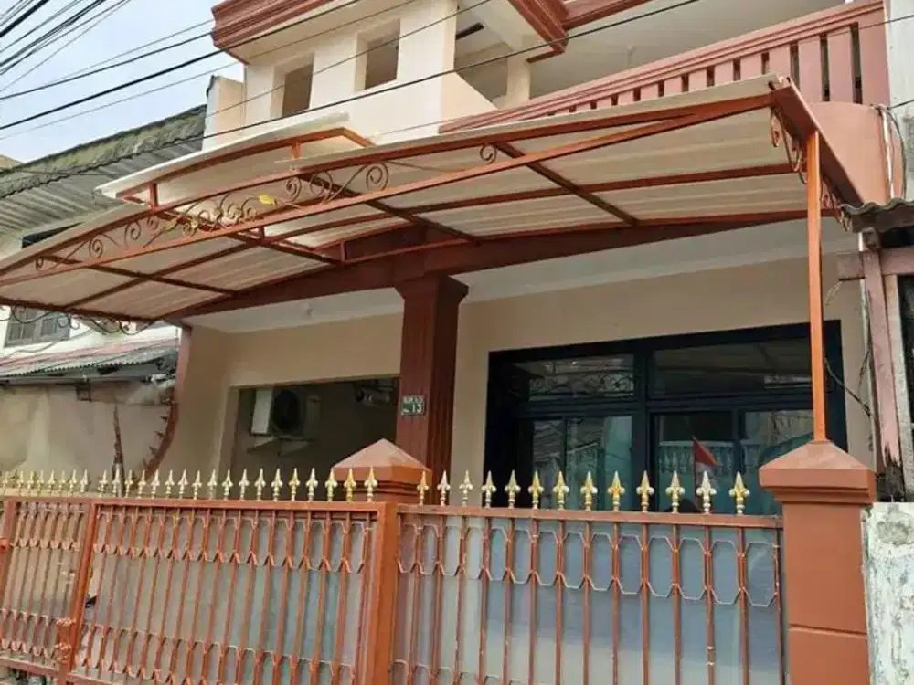Disewakan rumah  2 lantai siap huni di Pondok Kelapa, aman nyaman dan strategis
