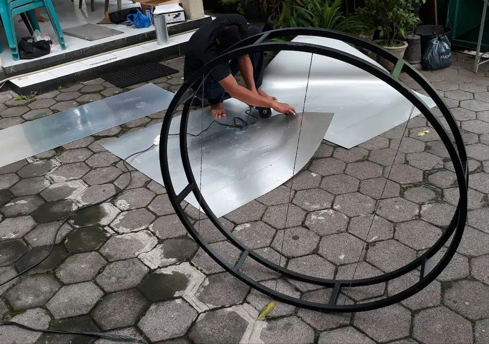 Buat papan nama reklame neonbox sticker kaca film kampus universitas