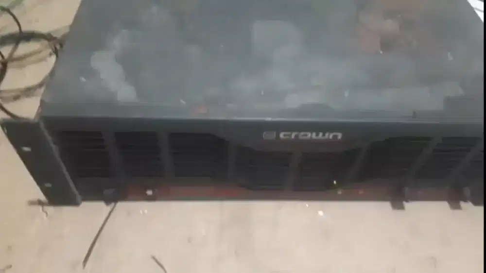 Power amplifier Crown CE2000 made in USA