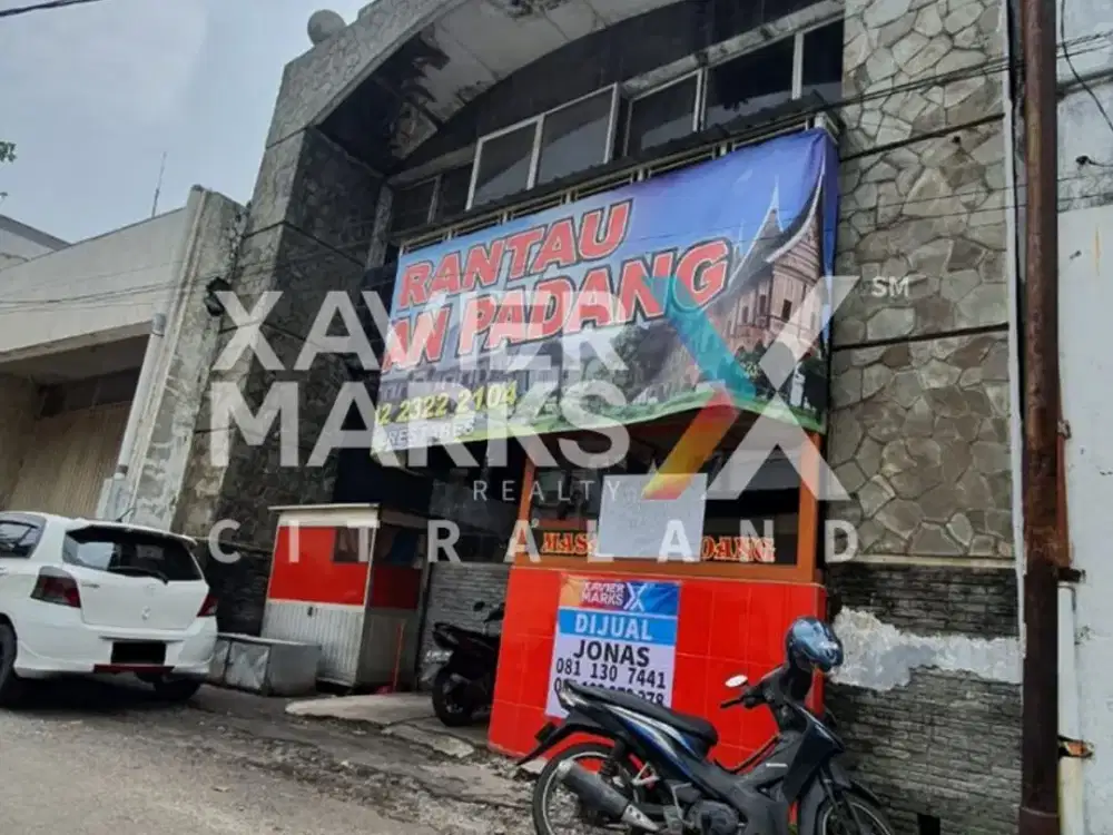 Gedung 3 Lantai di Jl. Sikatan - Lokasi Strategis