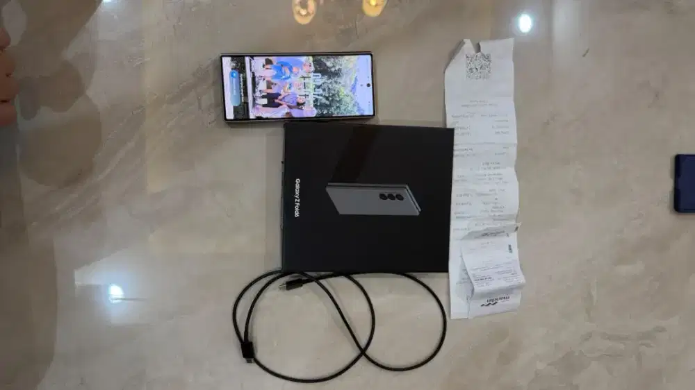 Handphone Samsung Fold 6