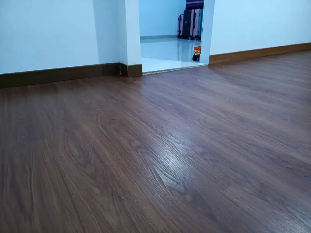 Jasa pasang vinyl dan spc