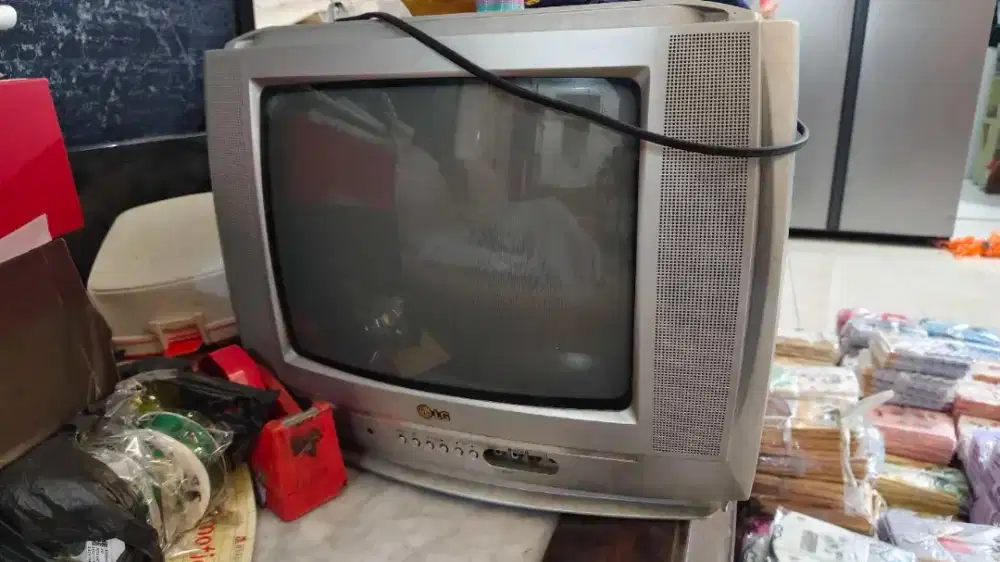 Tv tabung jadul merk LG
