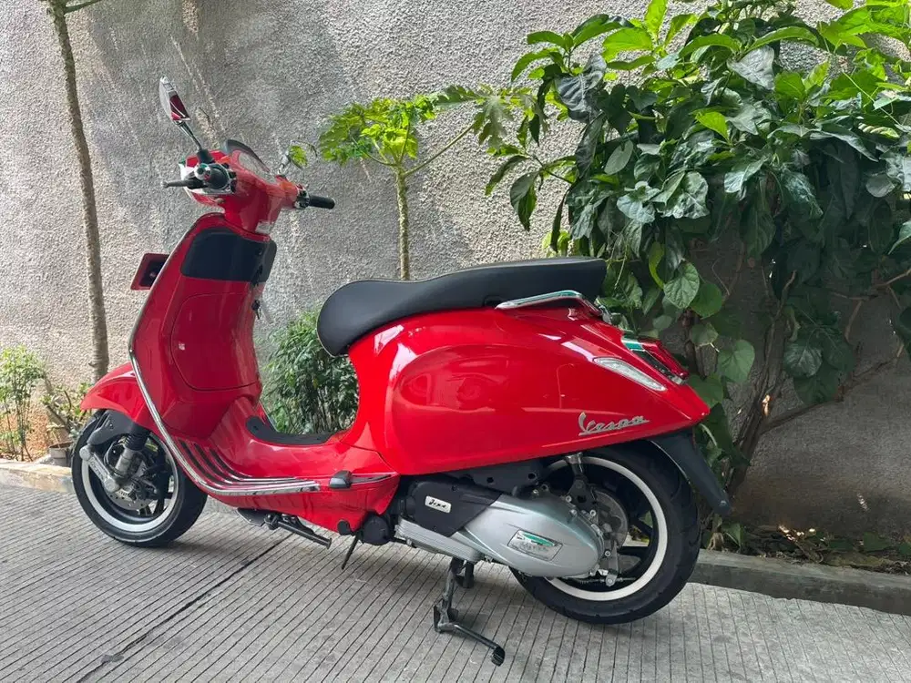 Vespa sprint abs tahun 2026 KM 8000