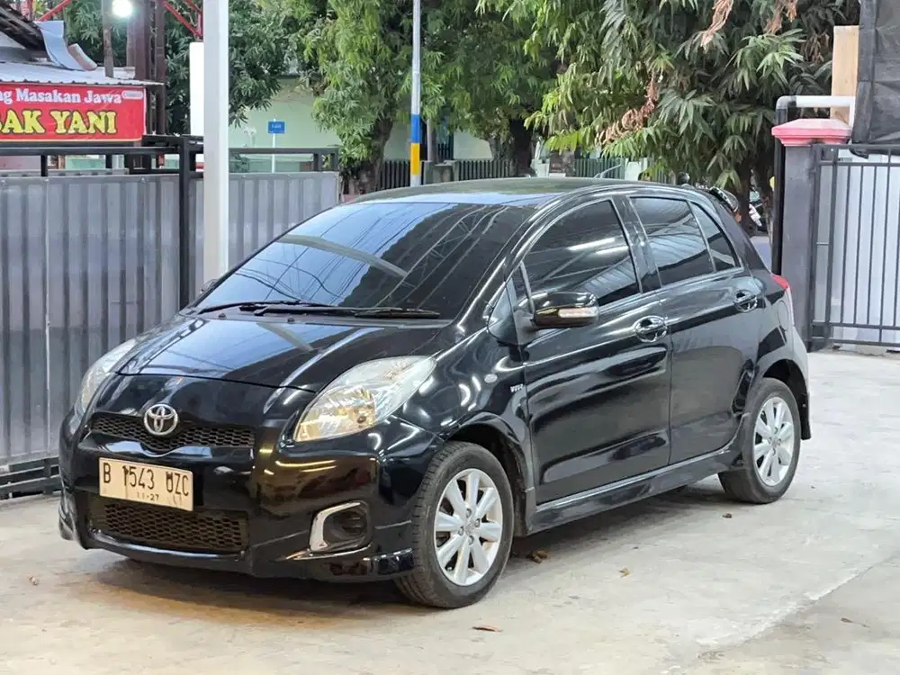 YARIS E 2012 MATIC // KREDIT DP 15 JUTA
