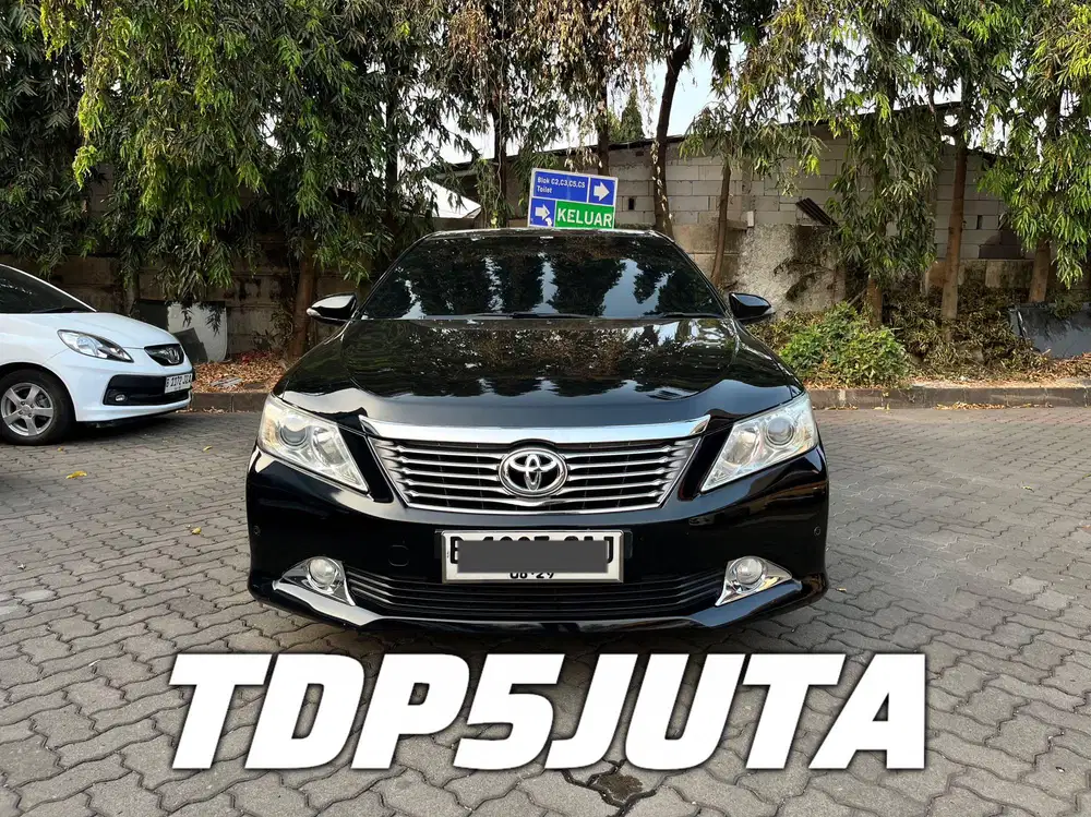 CAMRY 2.5 V AT 2014 HITAM FACELIFT