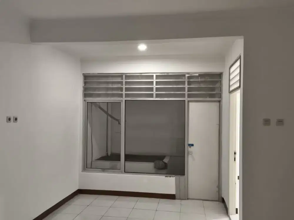 Rumah 2 Lantai Sunter Agung Jakarta Utara, LT 90 m², 4 KT, 3 KM, Bebas Banjir