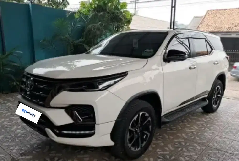 Toyota Fortuner 2.4 VRZ GR Sport AT 2021