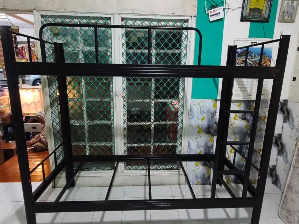 Ranjang Tingkat Besi