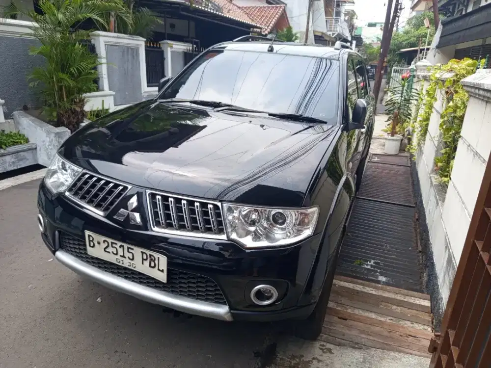Pajero matic 2010 nik 2009 hitam
