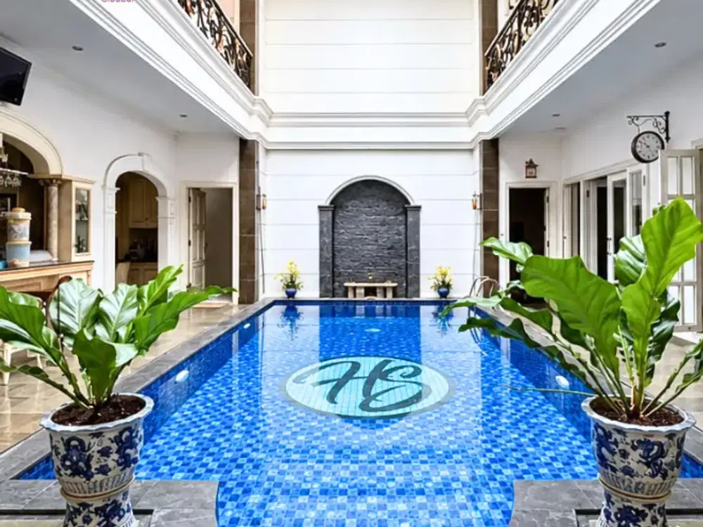 Dijual Rumah Mewah Elegan With Private Swimming Pool di Kawasan Exclusive Raffles Hills Cibubur