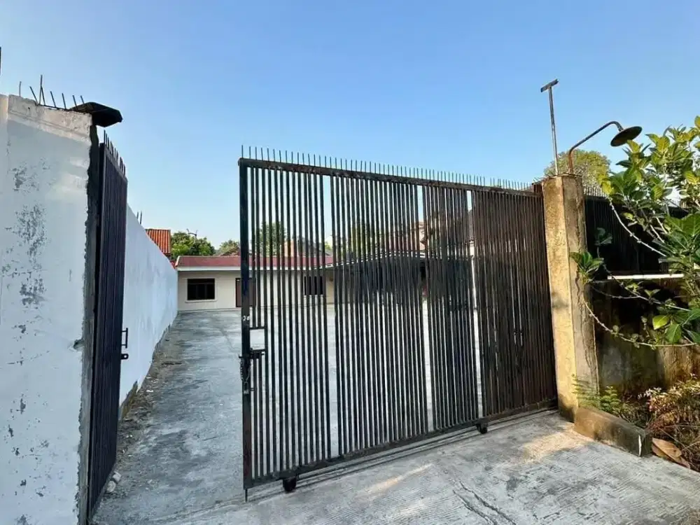Sewa Rumah luas dan strategis di daerah Semarang Barat – 11971