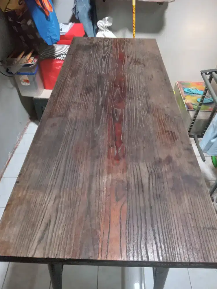 Meja Kayu Informa