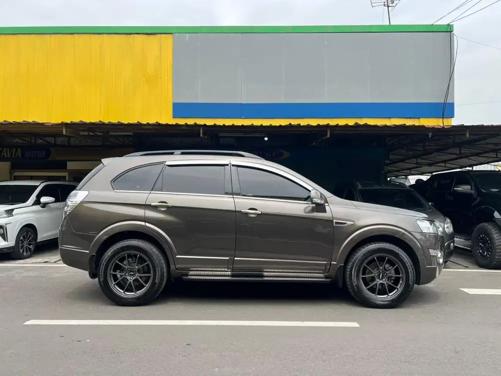 Chevrolet Captiva LTZ Diesel Matic 2011/2012 Fortuner Pajero 2013 2014