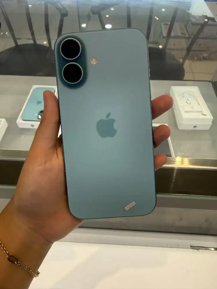 Iphone 16 128 Gb hijau second