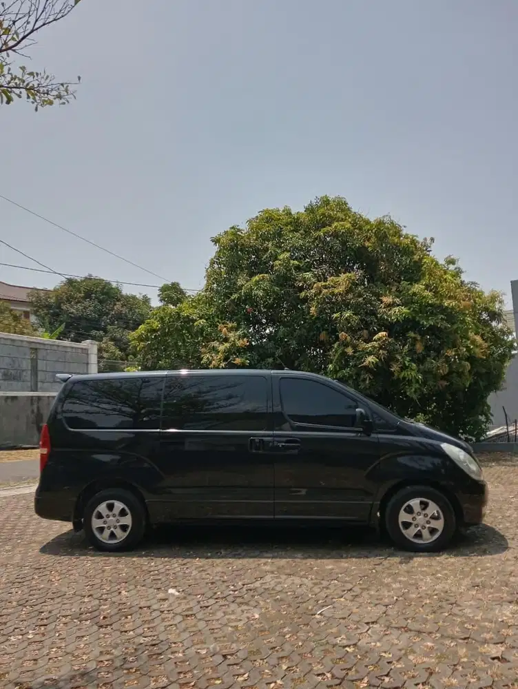 TERBAIK! HYUNDAI H1 2.4 XG AT 2010, ISTIMEWA, LOW KM, MURMER!