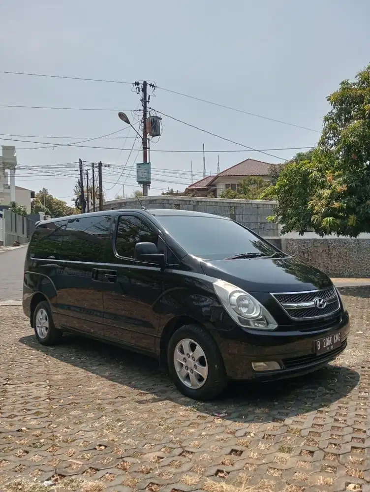 TERBAIK! HYUNDAI H1 2.4 XG AT 2010, ISTIMEWA, LOW KM, MURMER!