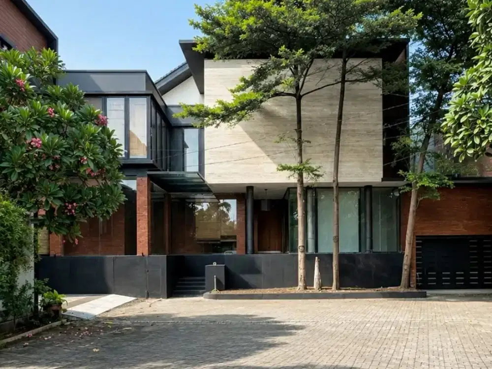 Rumah Dijual Kebayoran lama - Permata Hijau Area. Dekat Ke Senayan. NEGO