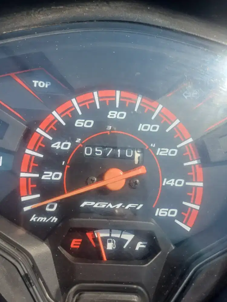 Km 5700 Honda Revo mulus