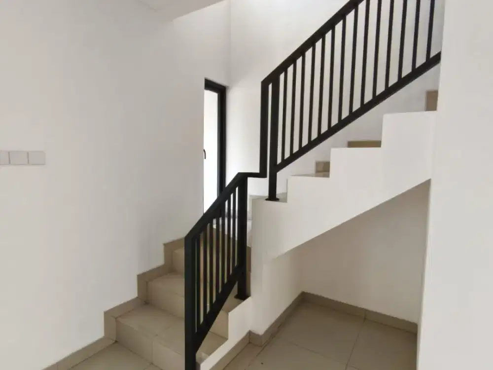 Rumah Baru di Cluster Mahakam JGC Cakung, LT 85 m², 4+1 KT, 2+1 KM, Ada Attic