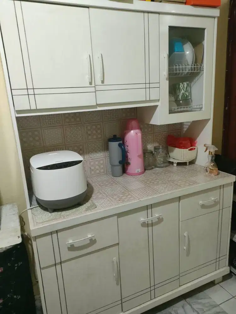 Dijual rak dapur 3pintu.