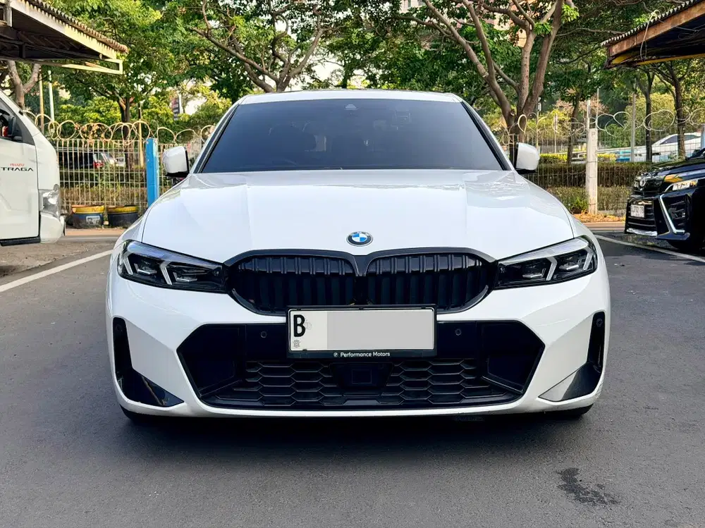 BMW 330i M SPORT AT 2023 PUTIH