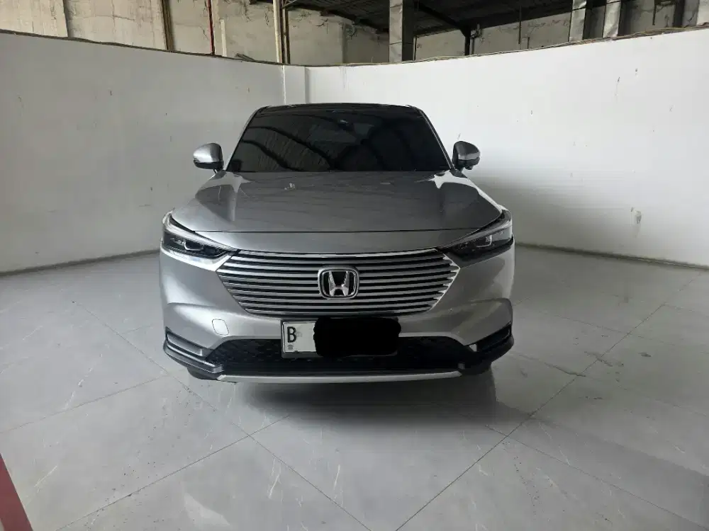 Honda HRV SE AT ( Matic ) 2022/2023 Abu Abu muda km 44rban plat genap