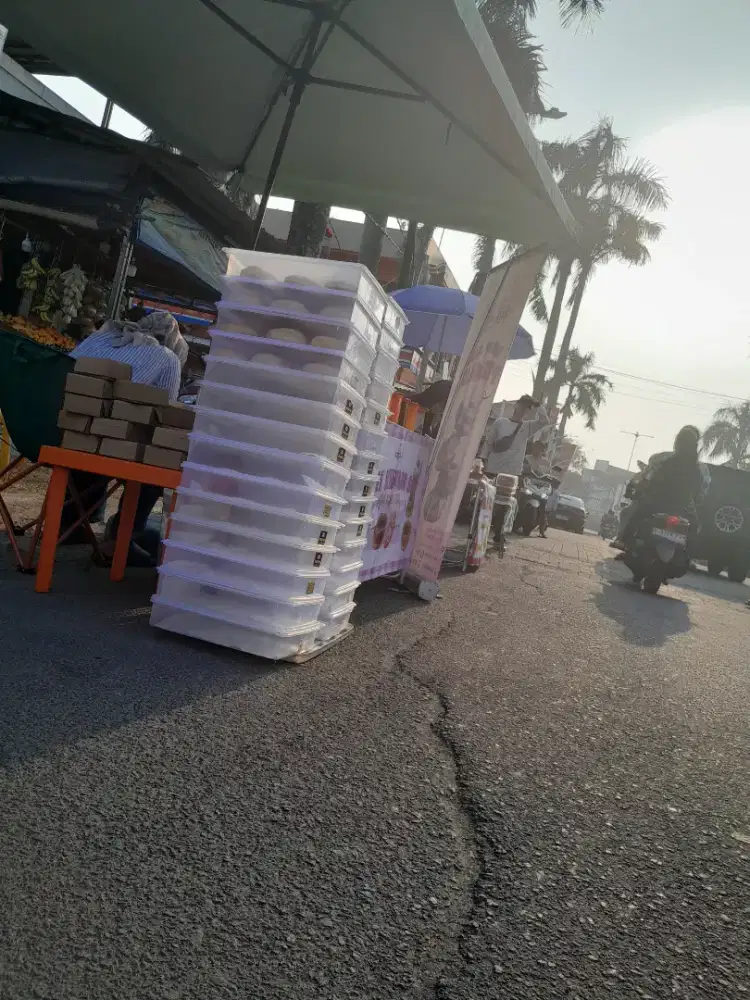 KARYAWAN PRODUKSI dan JAGA STAND