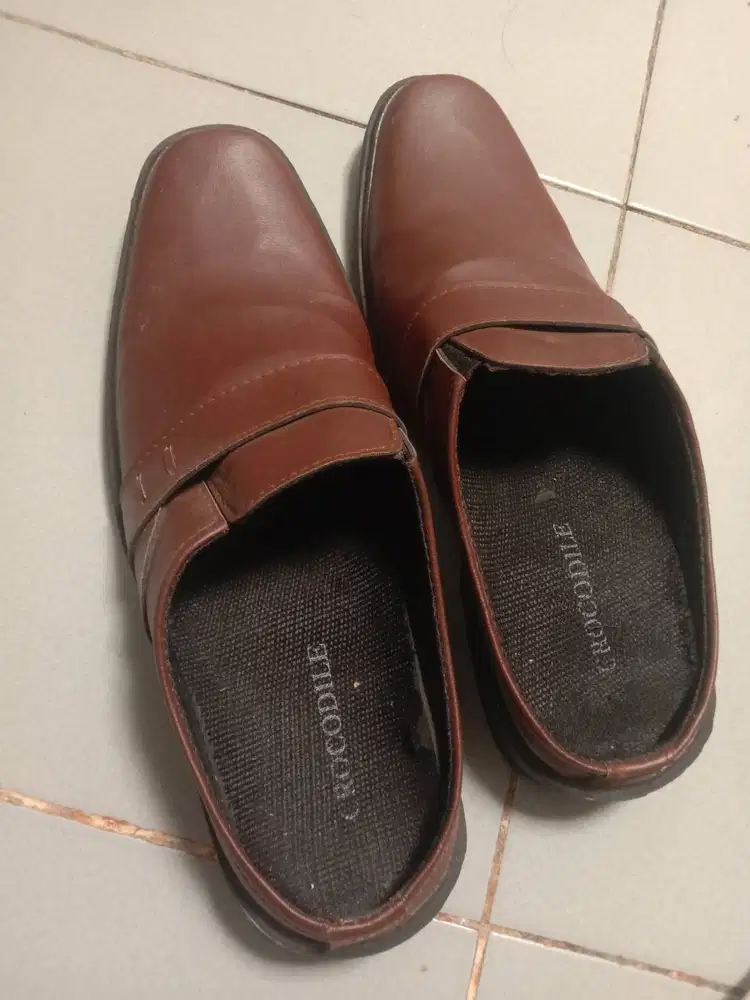 Sepatu Buat Main Sulap Badan Bisa Keluar Energi Listrik