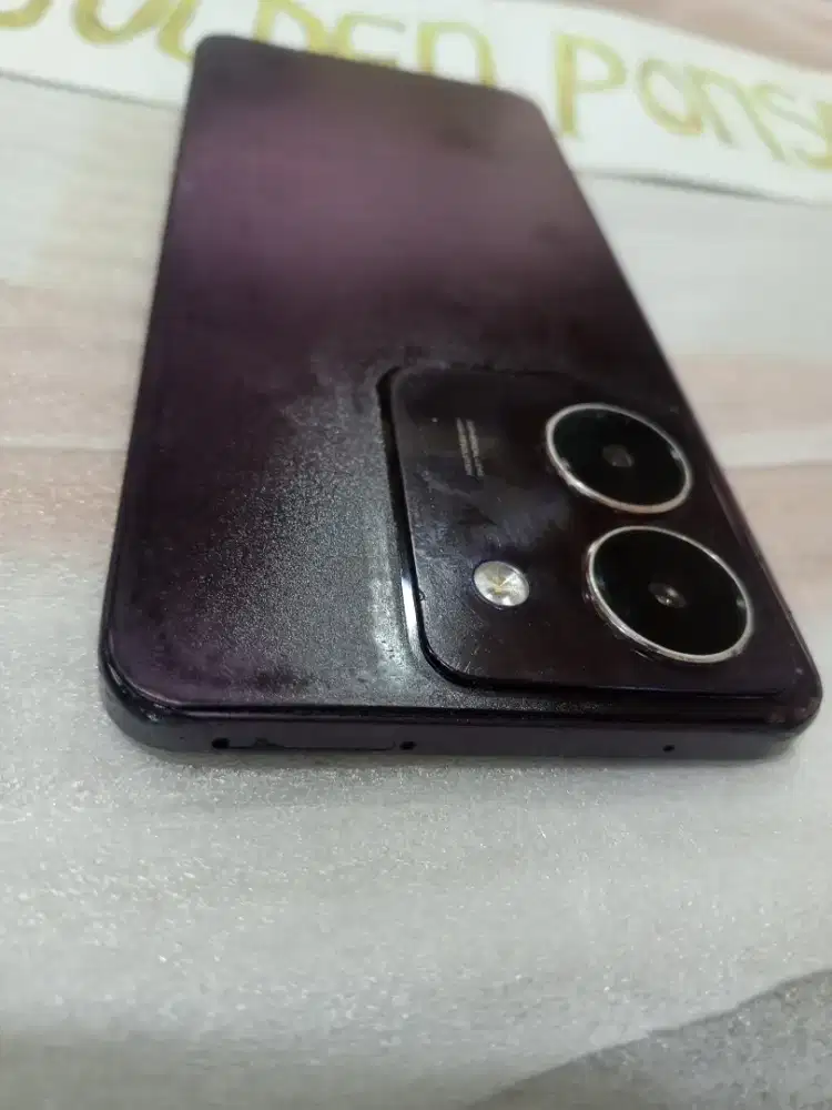 Vivo Y27S 128Gb/Ram16(8+8Gb)ORI Golden ponsel