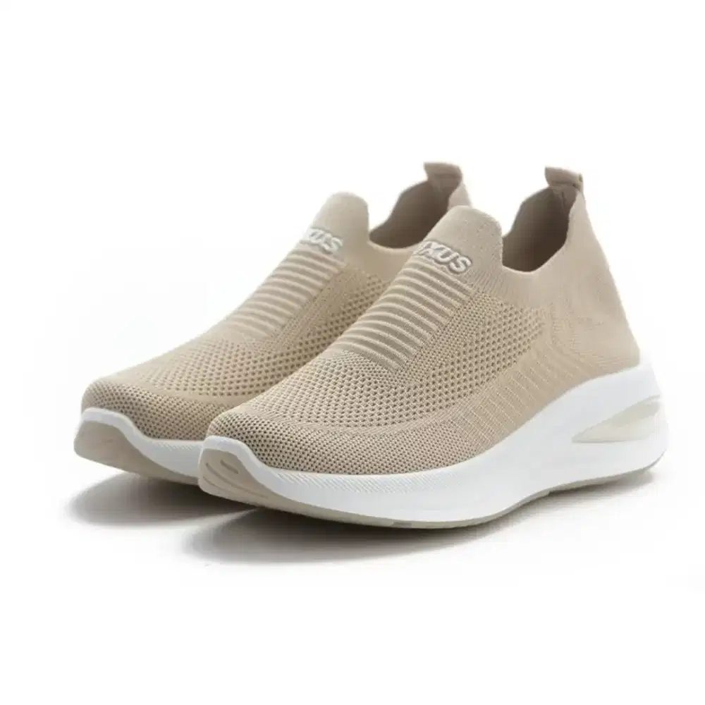 Sepatu luxus baru